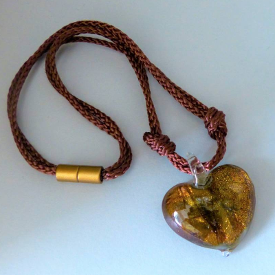 Halskette mit Glasherz, Herzkette mit Anhänger, braun, 48 cm, Schmuck, Magnetverschluss