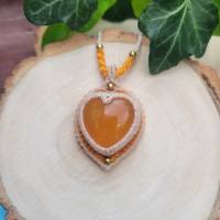 Makramee-Halskette mit Karneol-Herz und Messing Bild 1
