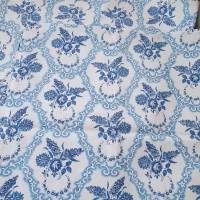 Bauernstoff Stoffrest, Wäschestoff in blau weiß mit Rosen Flieder Astern Ornamente, Blümchenstoff, Landhauslook Vintage Bild 2