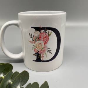 Personalisierte Tasse - Tasse mit Namen - Geburtstagsgeschenk - Kaffeetasse mit Buchstabe - Blumenbuchstabe - Tasse gest Bild 3