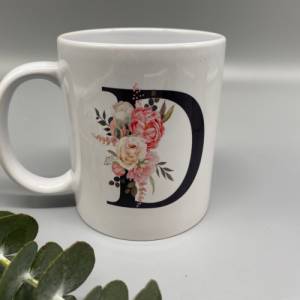 Personalisierte Tasse - Tasse mit Namen - Geburtstagsgeschenk - Kaffeetasse mit Buchstabe - Blumenbuchstabe - Tasse gest Bild 4