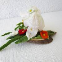 Wichtel Zwerg Filzfigur handgefilzt mit FIlzblumen Frühlingsdeko Bild 6