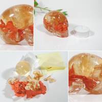 Schädel Calcit Goldcalcit Honigcalcit mit 24 Karat Blattgold und Blüten in Resin / Epoxid Bild 10