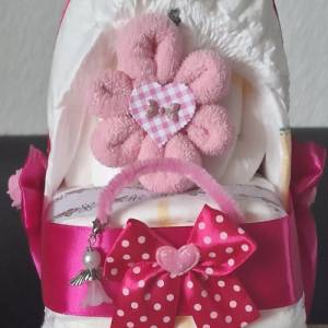 Windeltorte Kinderwagen Mädchen pink personalisiert Geschenk zur Geburt Bordüre mit Namen Bild 2