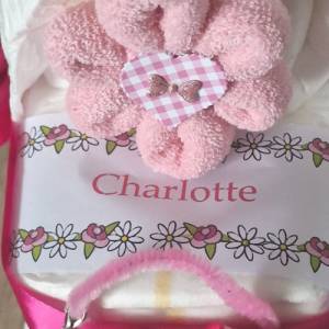 Windeltorte Kinderwagen Mädchen pink personalisiert Geschenk zur Geburt Bordüre mit Namen Bild 3