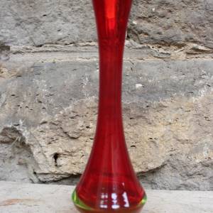 Vase Pop Art Rubinrot Hellgrün Überfangglas mundgeblasen 70er Vintage Bild 2