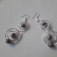 Tolle Ohrringe- je 3 wunderschön strukturierte Jaspisperlen eingearbeitet in frei verschlungenen Silberdrähten Bild 1