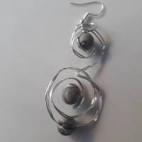 Tolle Ohrringe- je 3 wunderschön strukturierte Jaspisperlen eingearbeitet in frei verschlungenen Silberdrähten Bild 3