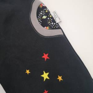 Kinderhose, Babyhose aus Jeans bestickt mit Rakete und Planeten, Upcycling Bild 4