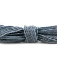 Seidenband Crinkle Crêpe Graublau 1m 100% Seide handgenäht und handgefärbt Schmuckband Wickelarmband Bild 1
