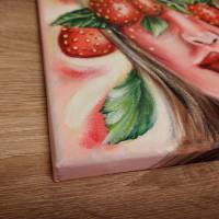 ERDBEERMÄDCHEN - gemaltes Frauenportrait mit Erdbeeren auf Leinwand 20cmx20cm von Christiane Schwarz Bild 9