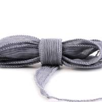Seidenband Crinkle Crêpe Grau 1m 100% Seide handgenäht und handgefärbt Schmuckband Wickelarmband Bild 2