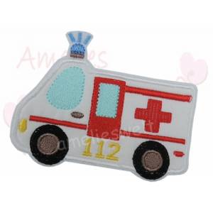 großer Krankenwagen Aufnäher Applikation Bügelbild gestickt Handmade Bild 1