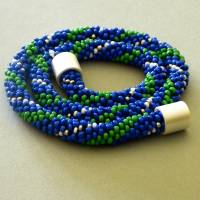 Glasperlenkette Spirale, blau grün weiß, 48 cm, Häkelkette, Halskette, Collier, Rocailles, Häkelschmuck, Einzelstück Bild 3