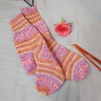 Handgestrickte Socken Gr. 36/37 Wollsocken Damen Mädchen Streifen Kuschelsocken Frühlingskollektion Bild 6
