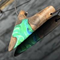 Holz Harz Halskette,Geschenkidee,Epoxidharz,Schwarzlicht,fluoreszierend ,Jahrestag,Geschenk Bild 5