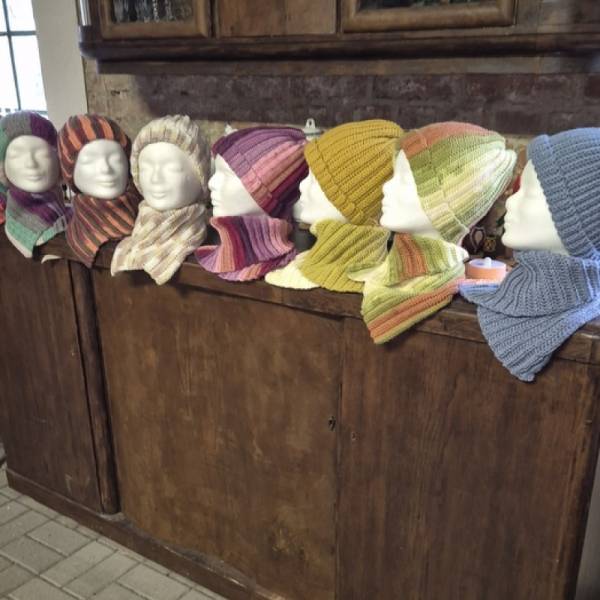 Selbstgefertigte Handarbeiten, immer ein schönes Geschenk. Kleinigkeiten oder etwas größeres, alles dabei. Handarbeitsmaterial, Hardanger, auf kasuwa.de